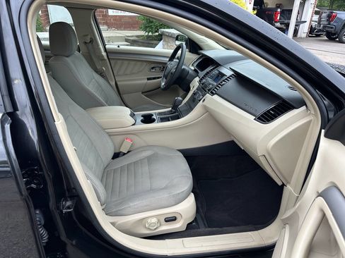Used 2013 Ford Taurus SE image 23