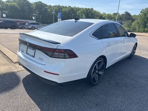 Used 2024 Honda Accord Sport image 3