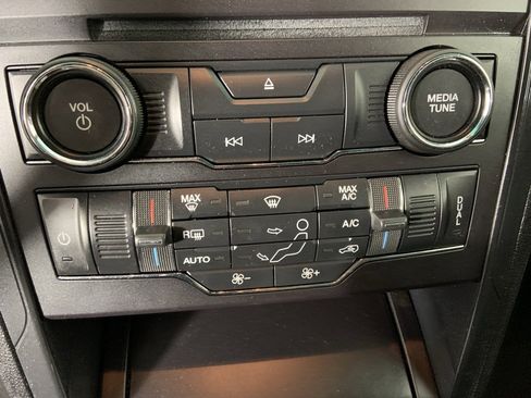 Used 2017 Ford Explorer XLT w/ Equipment Group 201A image 13