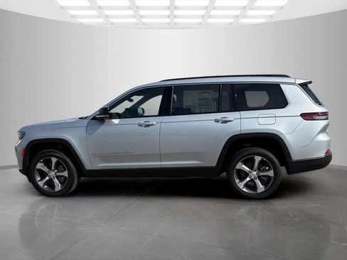 New 2025 Jeep Grand Cherokee L Limited AWD/4WD image 6
