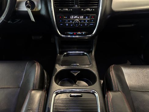 Used 2020 Dodge Grand Caravan GT FWD image 17