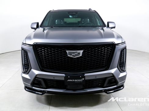 Used 2026 Cadillac Escalade V AWD/4WD image 4