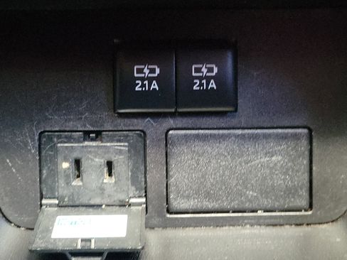 Used 2019 Toyota Highlander XLE image 15