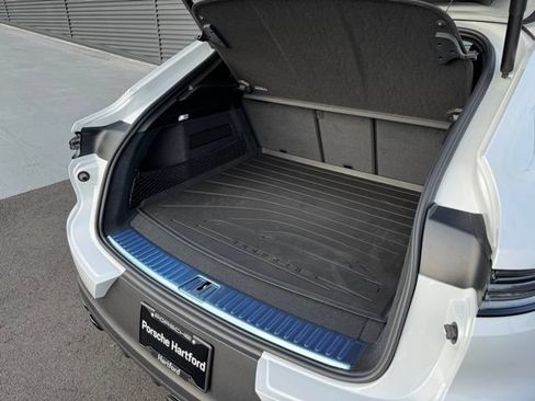 New 2026 Porsche Cayenne E-Hybrid Coupe AWD/4WD image 13