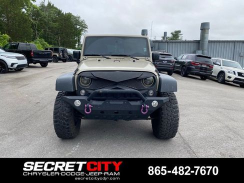 Used 2018 Jeep Wrangler Unlimited Sport S AWD/4WD image 2
