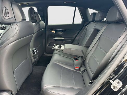 Used 2024 Mercedes-Benz GLC 300 image 13
