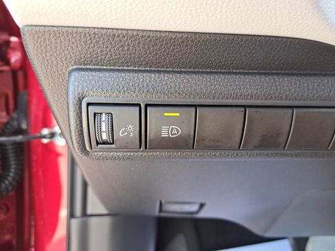 Certified 2023 Toyota Corolla SE image 28