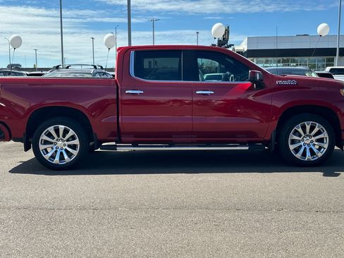 Used 2021 Chevrolet Silverado 1500 High Country w/ Technology Package image 3