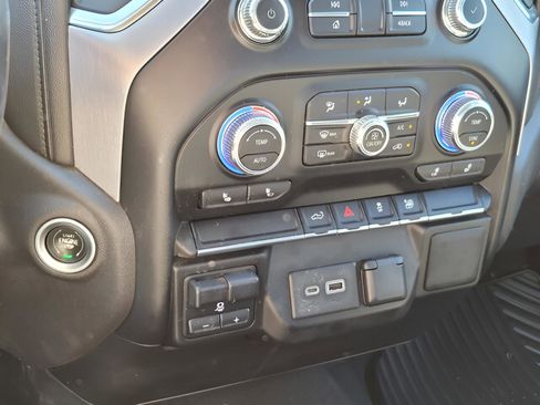 Used 2022 GMC Sierra 1500 Elevation image 28