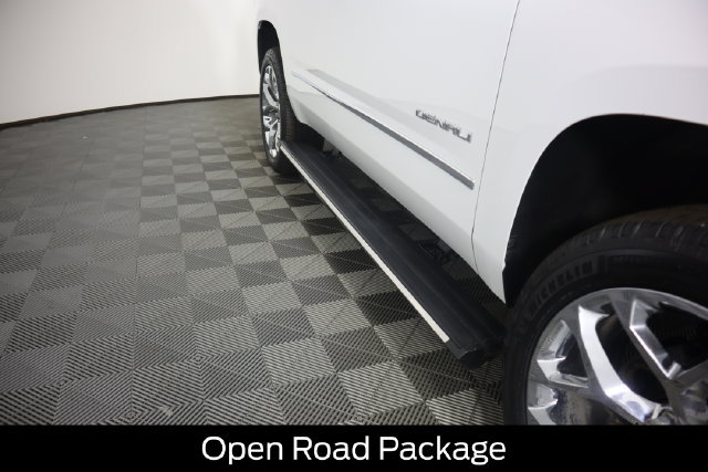 Used 2020 GMC Yukon Denali w/ Denali Ultimate Package AWD/4WD image 19