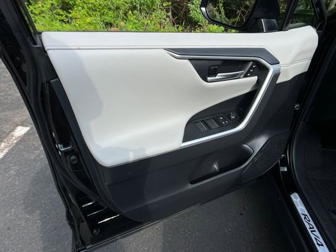 Certified 2025 Toyota RAV4 Limited w/ Advanced Technology Package AWD/4WD image 11