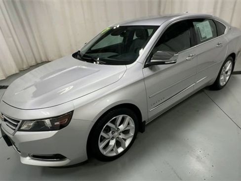Used 2017 Chevrolet Impala Premier w/ Enhanced Convenience Package image 4