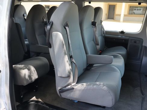 Used 2012 Ford E-350 and Econoline 350 XLT RWD image 21