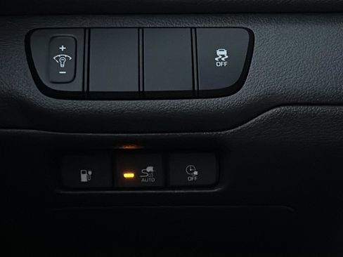 Used 2019 Hyundai Ioniq Hatchback 4D image 25