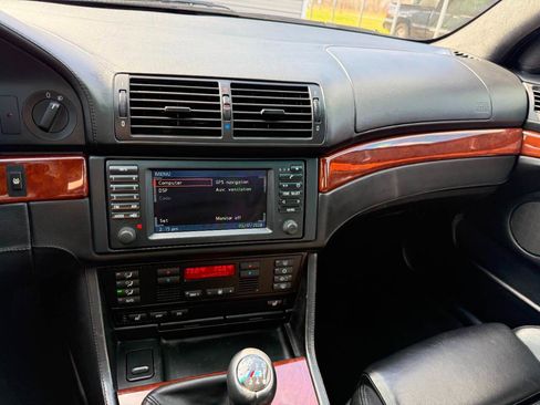 Used 2001 BMW M5 image 57