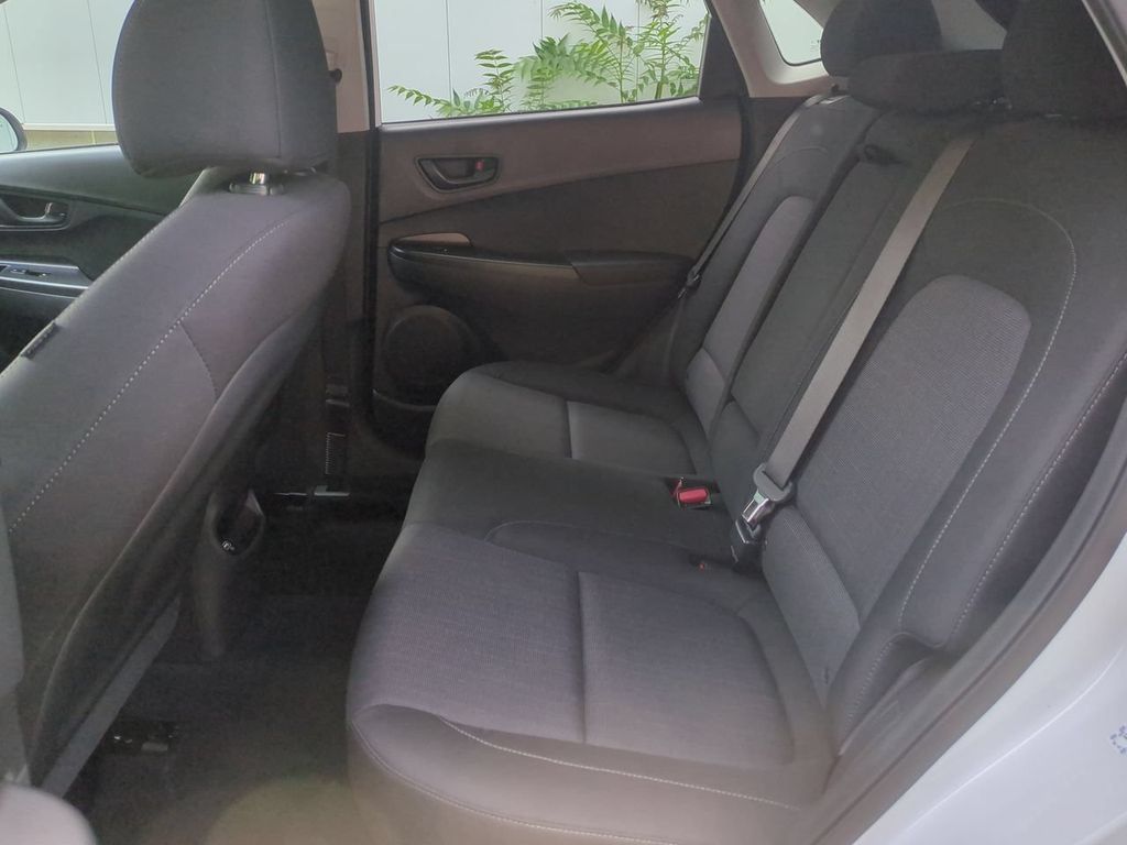 Used 2023 Hyundai Kona SEL AWD/4WD image 23