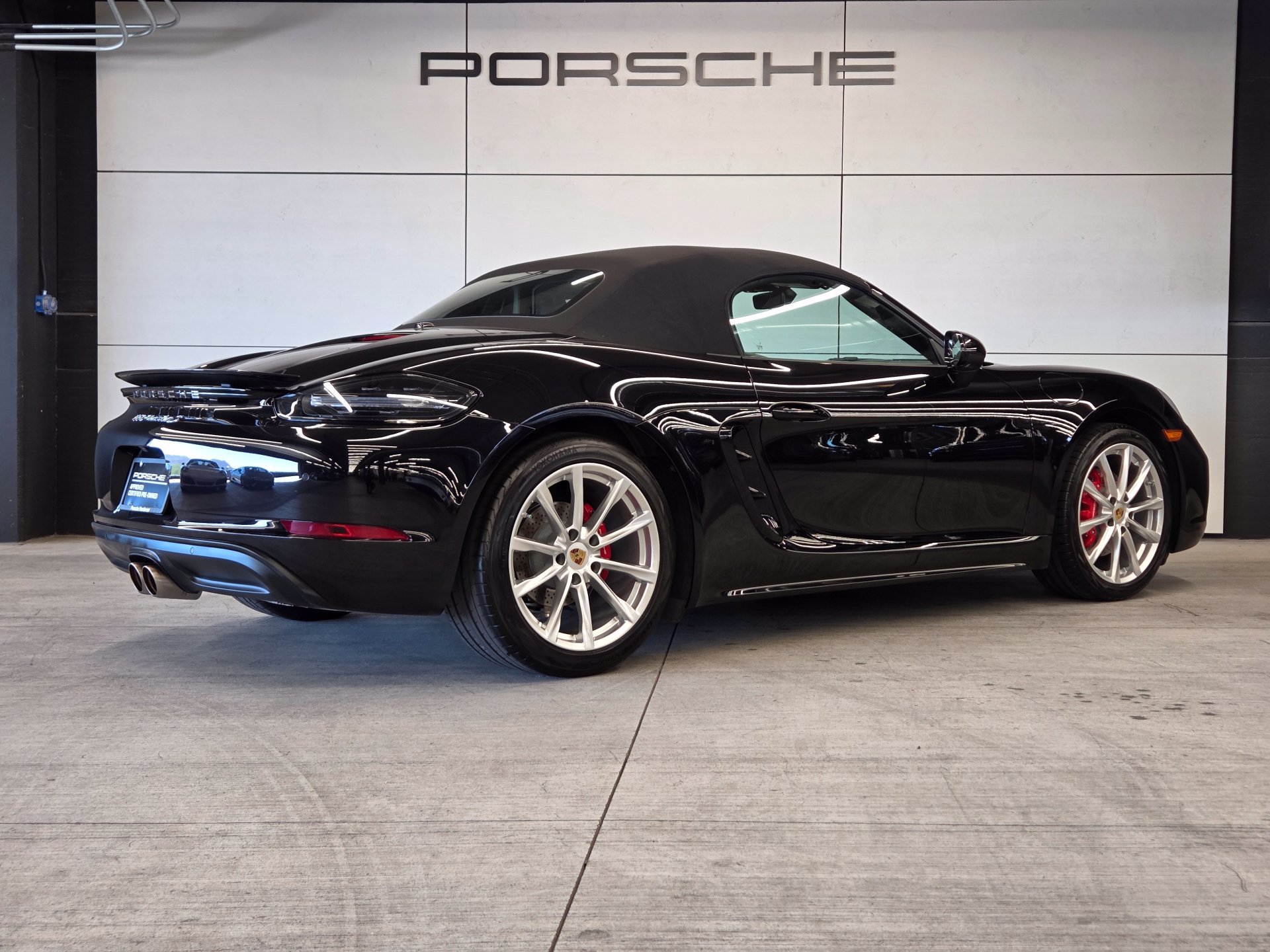 Certified 2023 Porsche 718 Boxster S RWD image 6
