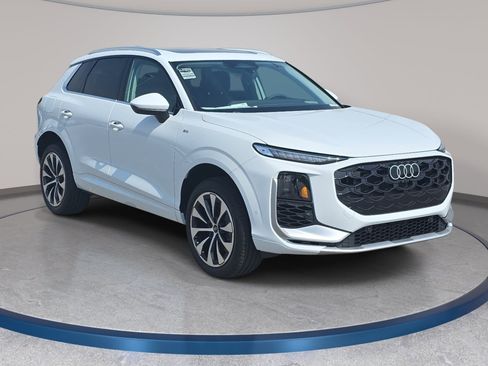 New 2026 Audi Q3 quattro 2.0T image 3