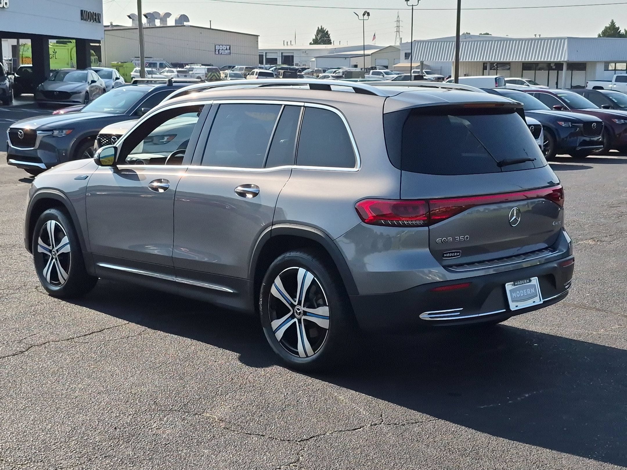 Used 2022 Mercedes-Benz EQB 350 4MATIC image 3