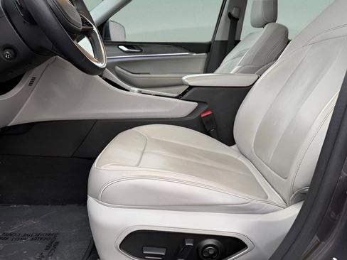 Used 2022 Jeep Grand Cherokee L Overland image 21