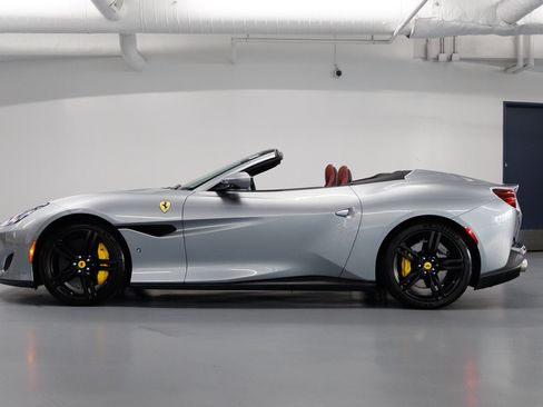 Used 2019 Ferrari Portofino RWD image 4