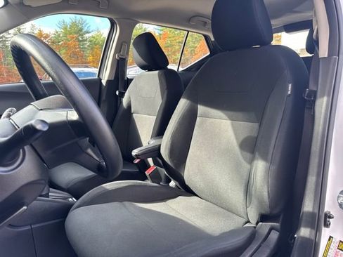 Used 2024 Nissan Kicks S image 14