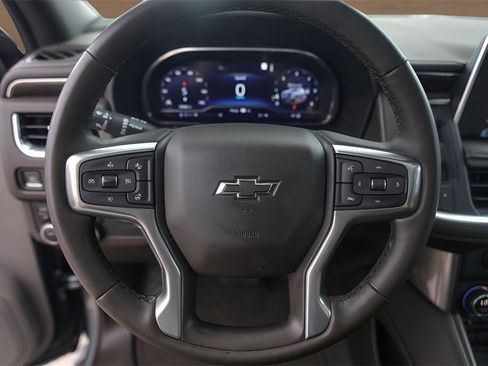 Used 2023 Chevrolet Tahoe Z71 w/ Luxury Package image 12