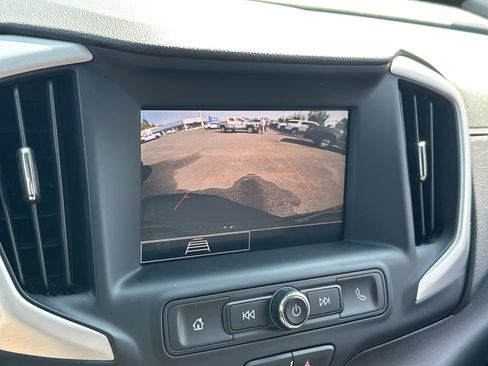 Used 2024 GMC Terrain SLE image 22