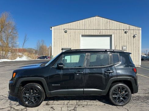 Used 2022 Jeep Renegade Altitude w/ Convenience Group image 10