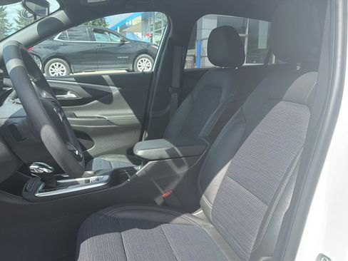 Used 2025 Buick Envista Preferred FWD image 13