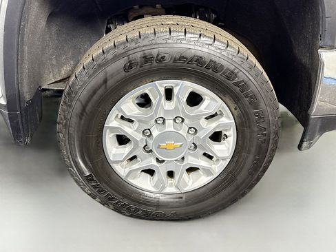 Used 2023 Chevrolet Silverado 2500 LT image 30