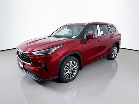 New 2026 Toyota Highlander Platinum AWD/4WD image 3
