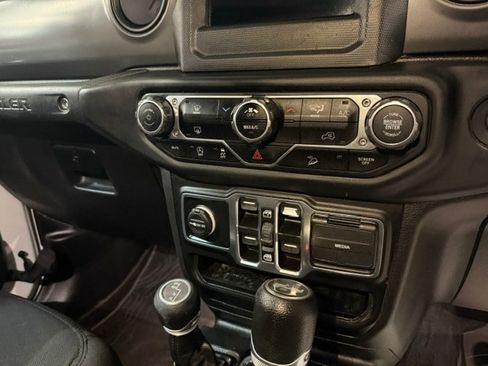 Used 2023 Jeep Wrangler Unlimited Sport AWD/4WD image 14