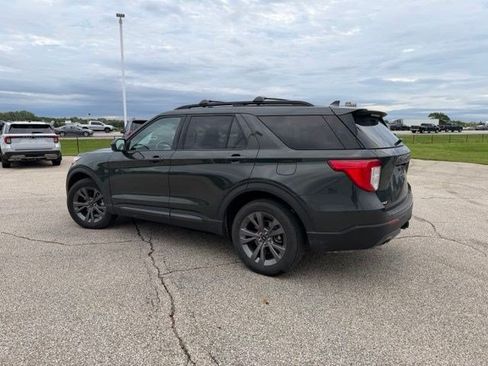 Used 2023 Ford Explorer XLT w/ Equipment Group 202A AWD/4WD image 11