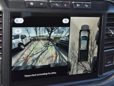 Certified 2024 Ford F250 Platinum w/ FX4 Off-Road Package image 28