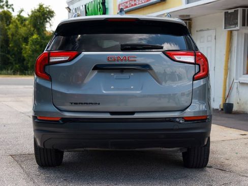 Used 2023 GMC Terrain SLE w/ Elevation Edition FWD image 5