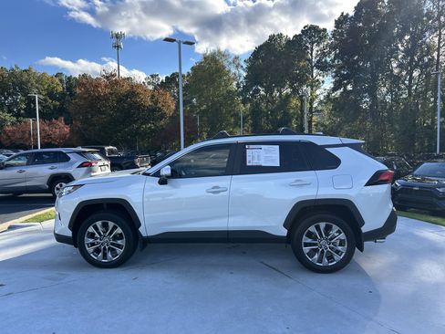 Used 2025 Toyota RAV4 XLE Premium image 7