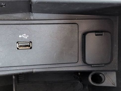 Used 2016 Ford Fusion SE FWD image 20