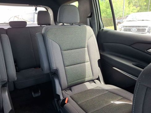 Used 2025 Chevrolet Traverse LT w/ Enhanced Driving Package FWD image 15