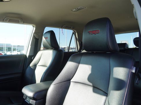 Certified 2022 Toyota 4Runner TRD Off-Road Premium image 20