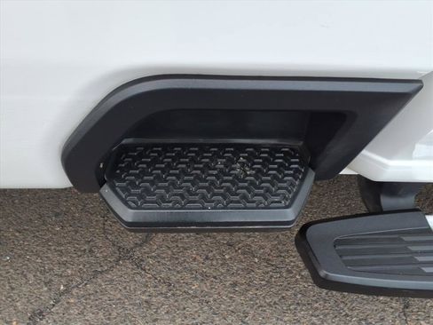 Used 2022 GMC Sierra 2500 SLE w/ SLE Convenience Package image 16