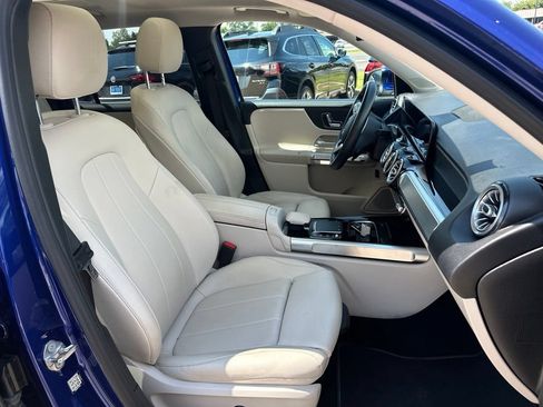 Used 2021 Mercedes-Benz GLB 250 w/ Premium Package image 21