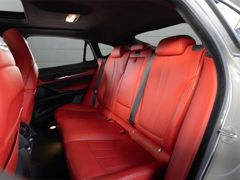 Used 2017 BMW X6 M image 28