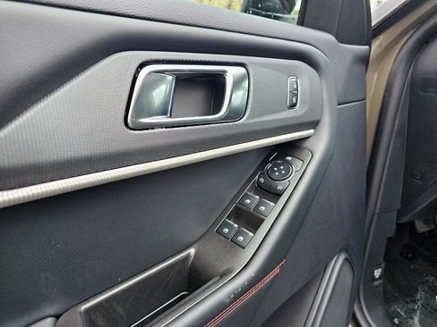 New 2026 Ford Explorer ST-Line AWD/4WD image 15