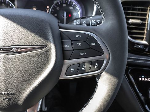 New 2026 Chrysler Pacifica Select image 24