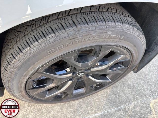 Used 2025 Lexus TX 500h AWD w/ Technology Package image 5