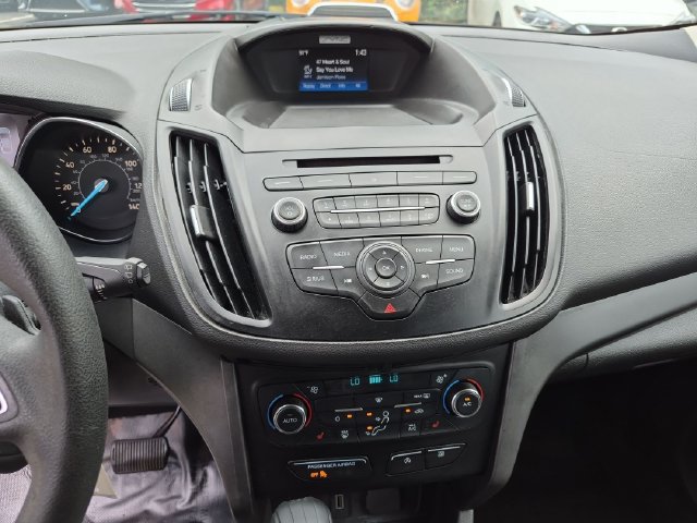 Used 2017 Ford Escape SE w/ SE Cold Weather Package FWD image 15