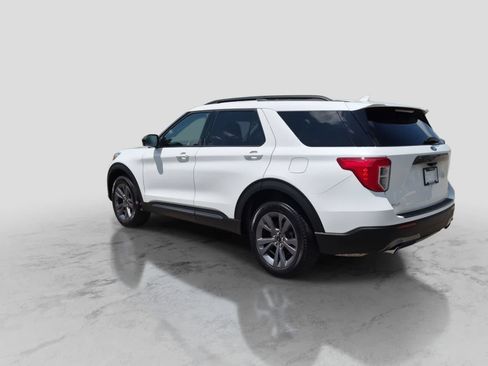 Used 2024 Ford Explorer XLT w/ Equipment Group 202A AWD/4WD image 6