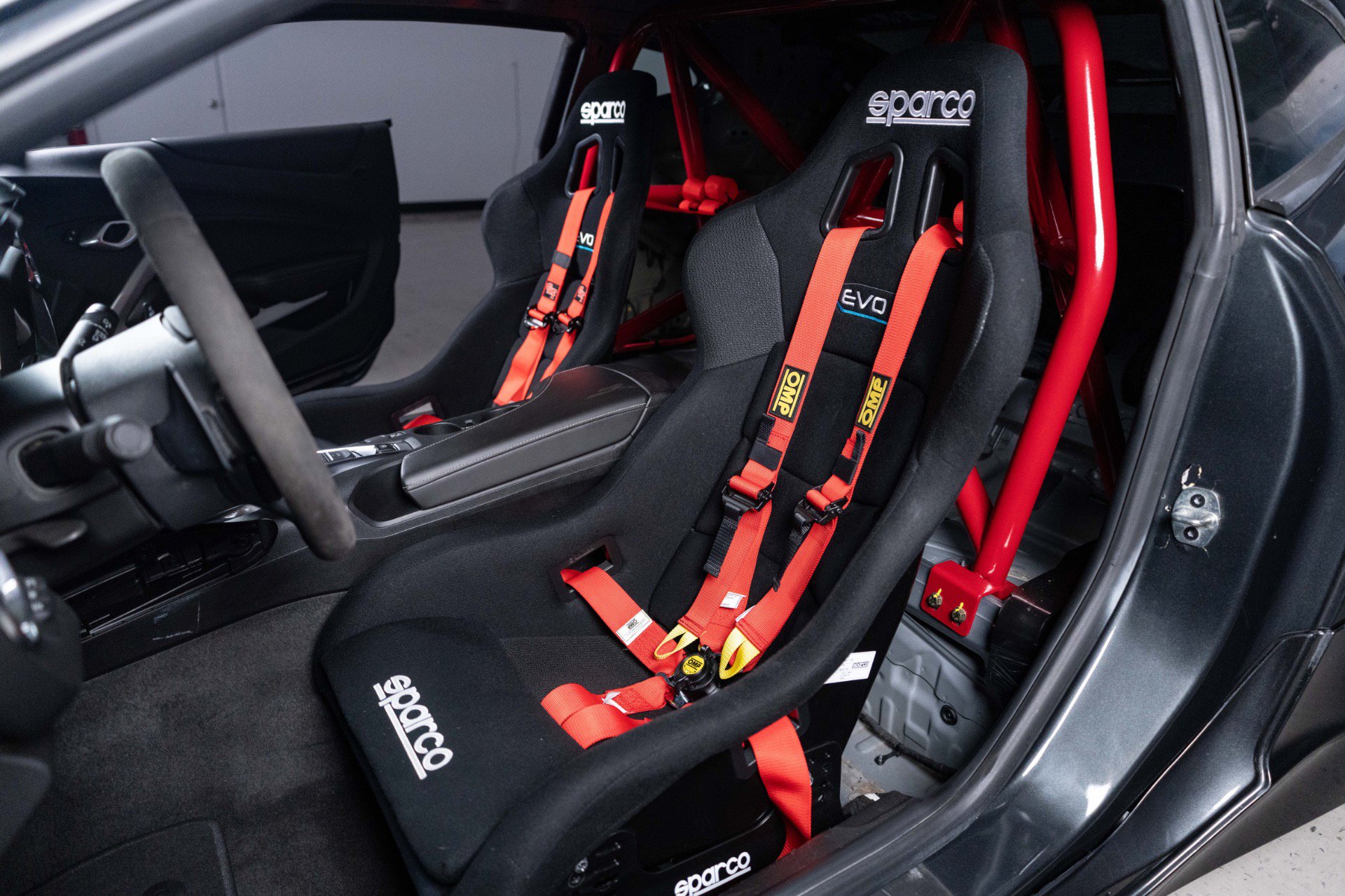 Used 2018 Chevrolet Camaro SS RWD image 47
