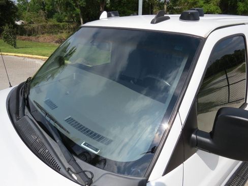 Used 2016 Chevrolet Express 3500 image 22